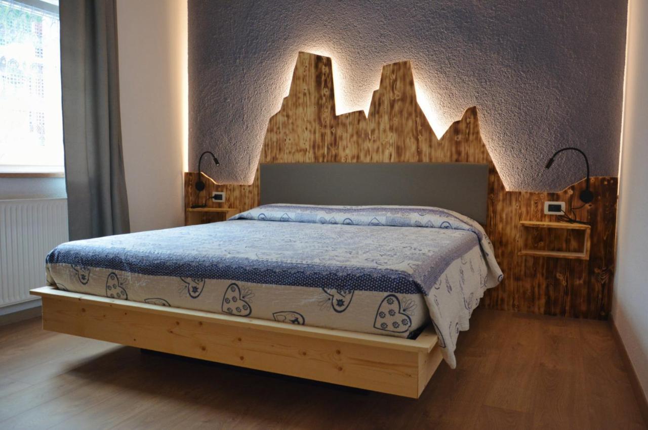 Hotel Nes Crepes Pozza di Fassa Exterior foto