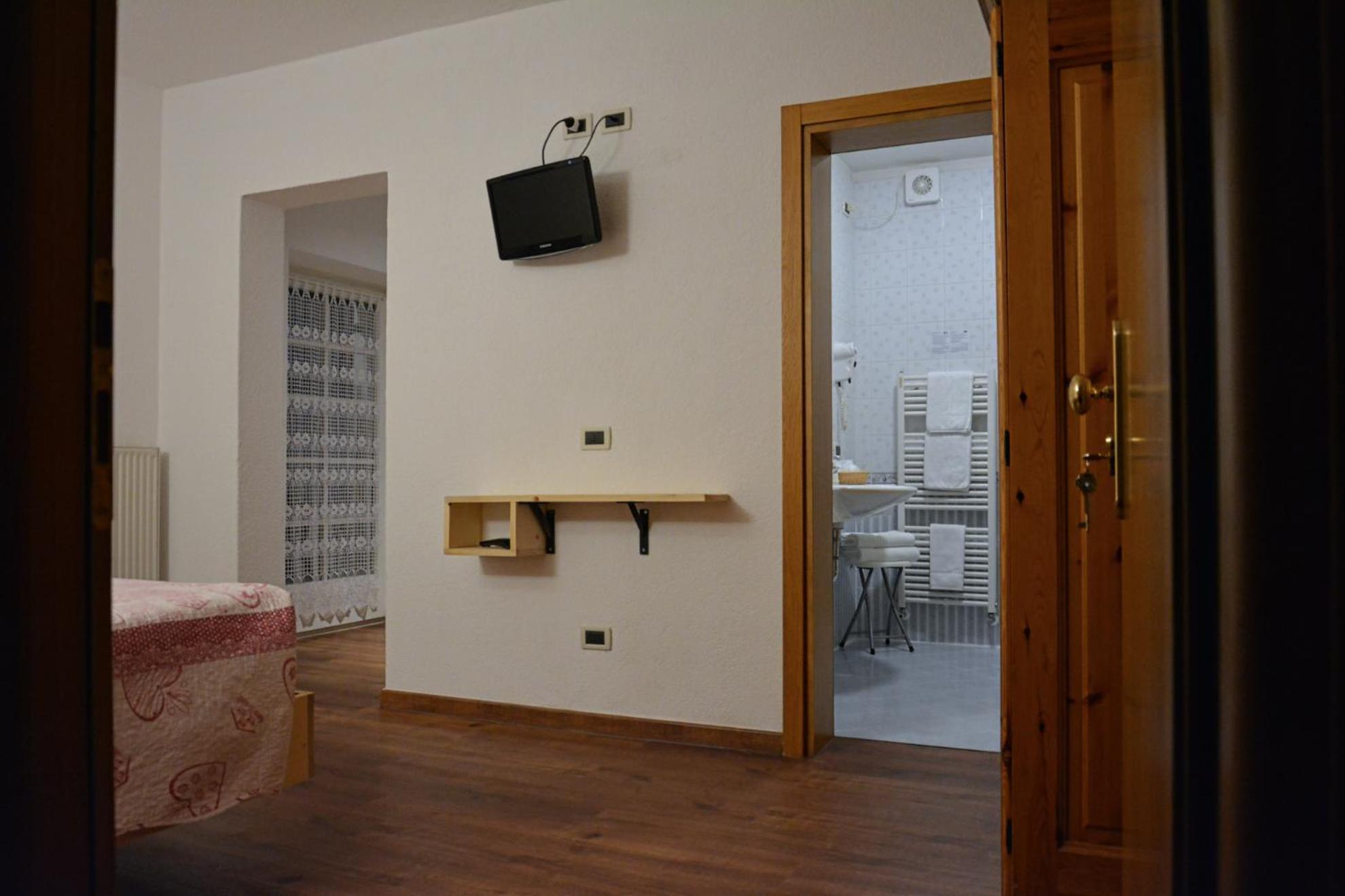 Hotel Nes Crepes Pozza di Fassa Quarto foto