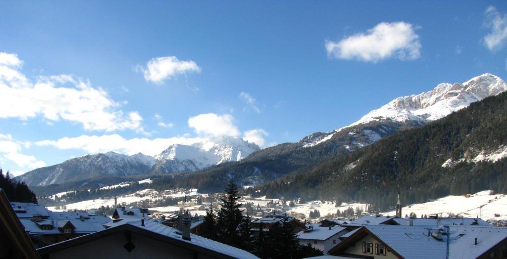 Hotel Nes Crepes Pozza di Fassa Quarto foto