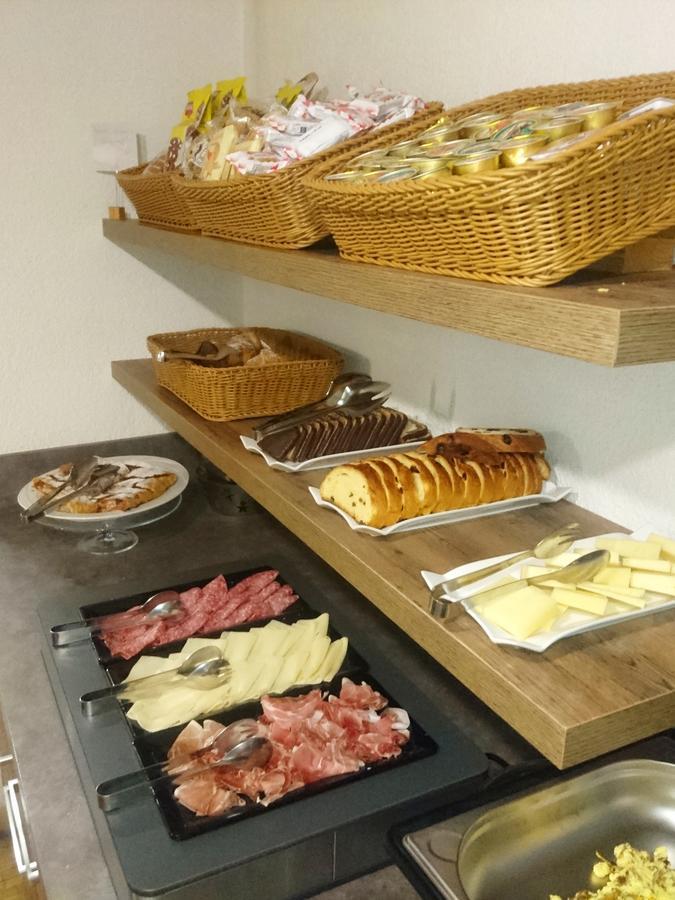 Hotel Nes Crepes Pozza di Fassa Exterior foto