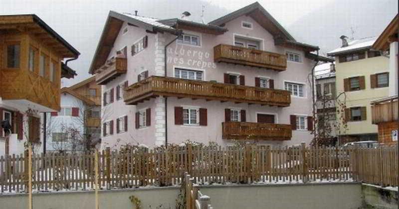 Hotel Nes Crepes Pozza di Fassa Exterior foto